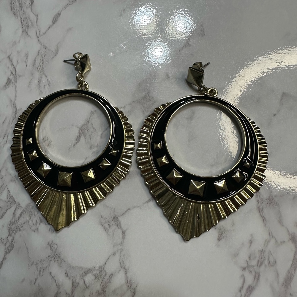 Belle Noel by Kim Kardashian Egyptian Waves Hoop Earrings in Gold